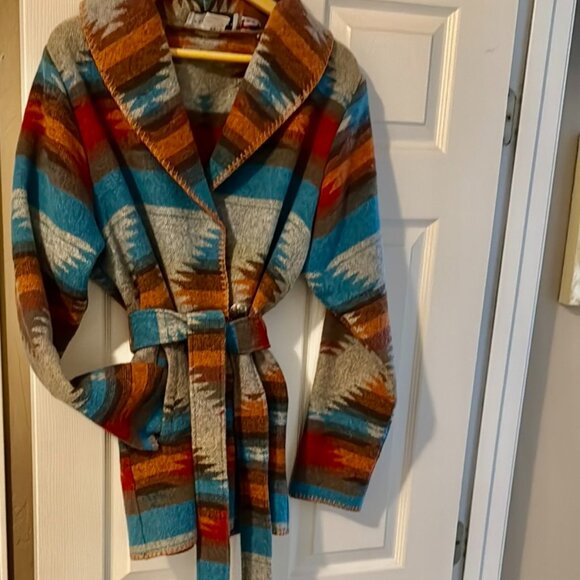 Lightweight &  Cozy - Picture 1 of 11